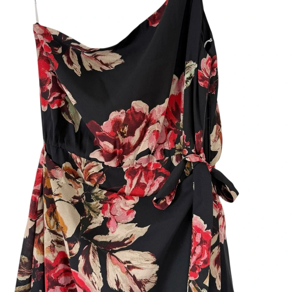 NWT  Lulu’s Black Floral Feminine One Shoulder Divine Blooms Dress Size Small